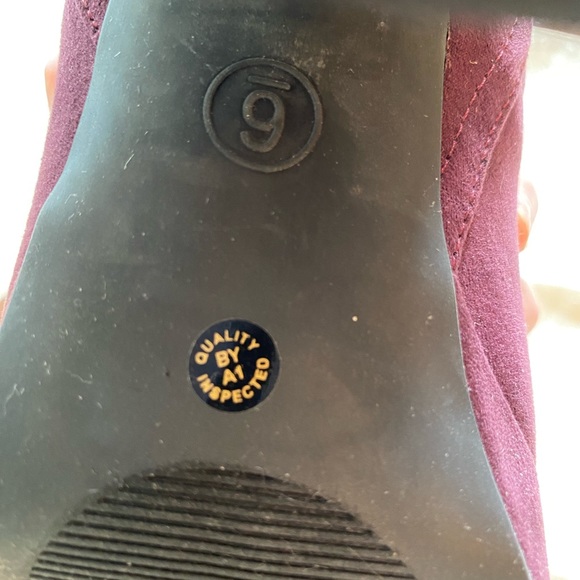 Worthington Nessa Plum Platform Booties! Size 6. Excellent condition! - Picture 8 of 11